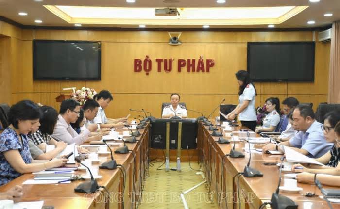 8 cán bộ thi hành án huyện Thanh Trì kê khai tài sản thiếu sót
