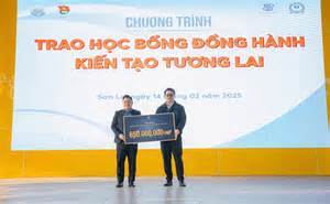 Thanh niên Bình Dương vượt hàng nghìn km tiếp sức học sinh nghèo Sơn La