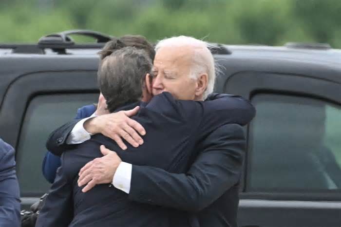 Ông Biden chấp nhận việc con trai bị kết tội