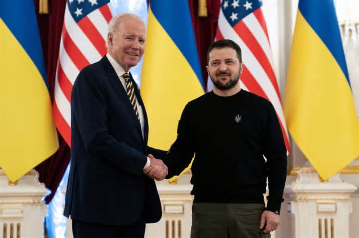 Ông Biden gặp ông Zelensky 2 lần trong vòng 10 ngày