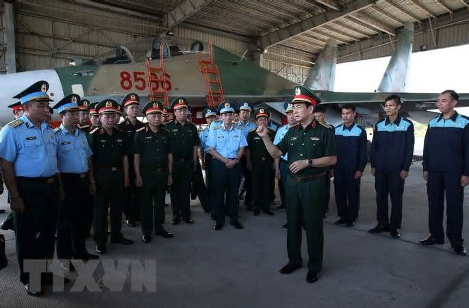 Đại tướng Phan Văn Giang thăm Quân chủng Phòng không-Không quân