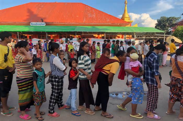 Thái Lan bắt đầu chuyển hàng cứu trợ cho Myanmar