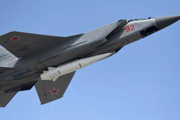 Nga phóng gần 50 tên lửa và máy bay không người lái tấn công Ukraine, chiến đấu cơ Ba Lan vội vàng xuất kích