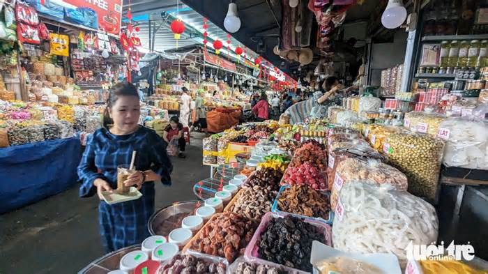 Chợ Đông Ba treo thưởng 500.000 đồng cho người phát hiện tiểu thương 'chặt chém'