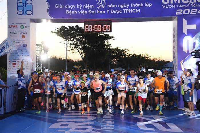 Gần 5.000 vận động viên tham gia giải chạy 'UMC Run - vươn tầm khát vọng'