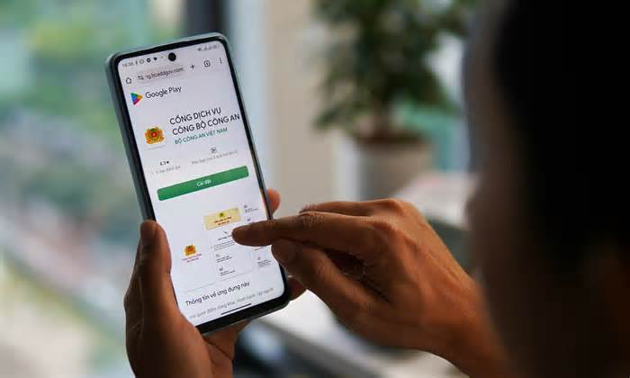 Bị theo dõi màn hình, bật camera khi cài app giả 'dịch vụ công'