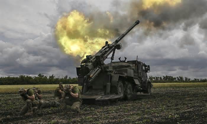 Lính Ukraine chê pháo tự hành Pháp 'cồng kềnh, ưa sạch'