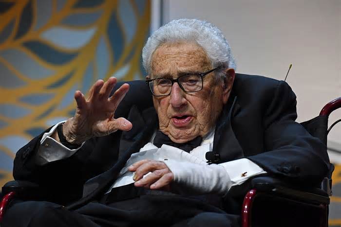 Các nước chia buồn cựu ngoại trưởng Mỹ Kissinger qua đời
