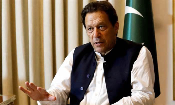Cựu thủ tướng Pakistan nhận ba án tù trong một tuần