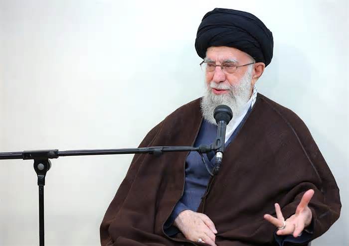 Lãnh đạo tối cao Khamenei ca ngợi sức mạnh của Iran