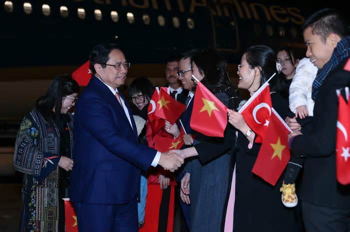 Thủ tướng tới Ankara, bắt đầu thăm Thổ Nhĩ Kỳ