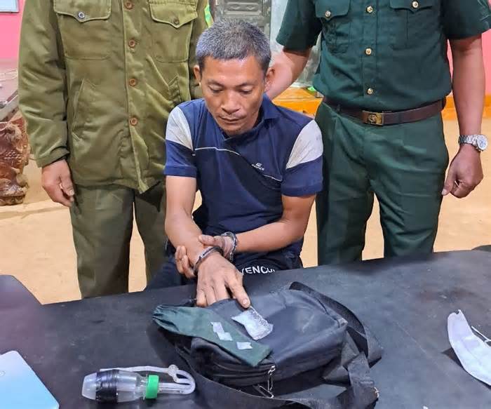 Bắt giữ đối tượng tàng trữ ma túy đá trong xe tải ở Đắk Nông