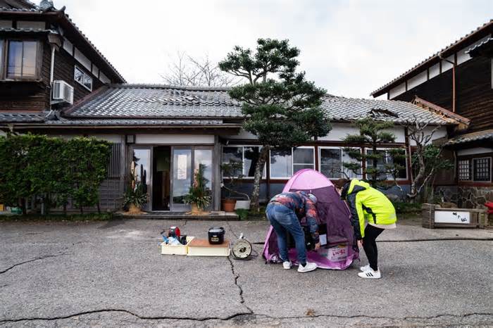Khoảng thời gian vàng cứu sống nạn nhân động đất Nhật Bản đang cạn dần