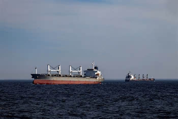 Nga tố cáo Ukraine tập kích tàu dân sự bằng xuồng không người lái