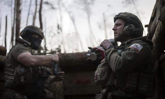 Mỹ dỡ lệnh cấm vũ khí đối với lữ đoàn Ukraine
