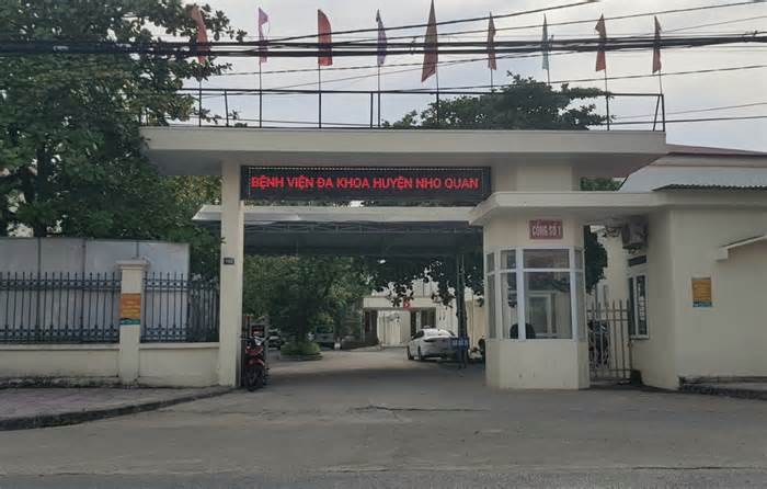 Cán bộ, nhân viên tại một bệnh viện ở Ninh Bình hơn 4 tháng không có lương