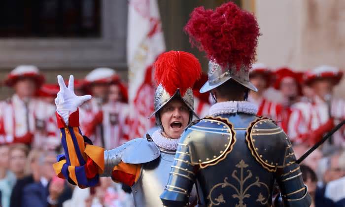 Tân binh Cận vệ Thụy Sĩ tuyên thệ bảo vệ Giáo hoàng