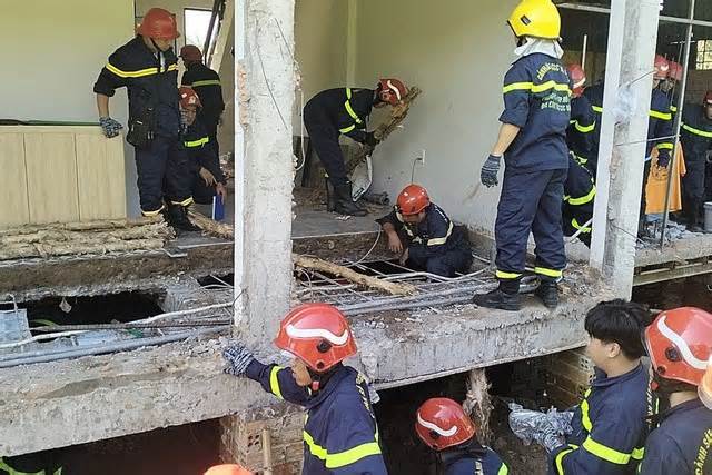 Hiện trường vụ sập sàn nhà đang sửa khiến một người thợ xây tử vong