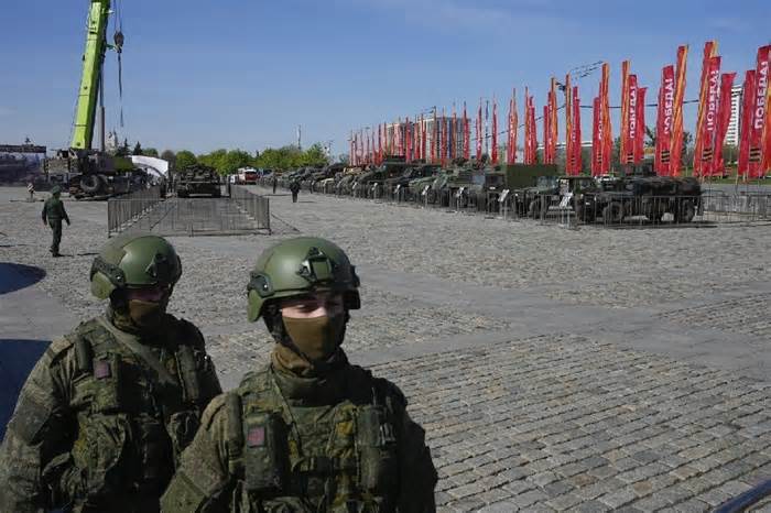 Thu được thiết bị hạng nặng của phương Tây ở Ukraine, Nga mang ra mở triển lãm