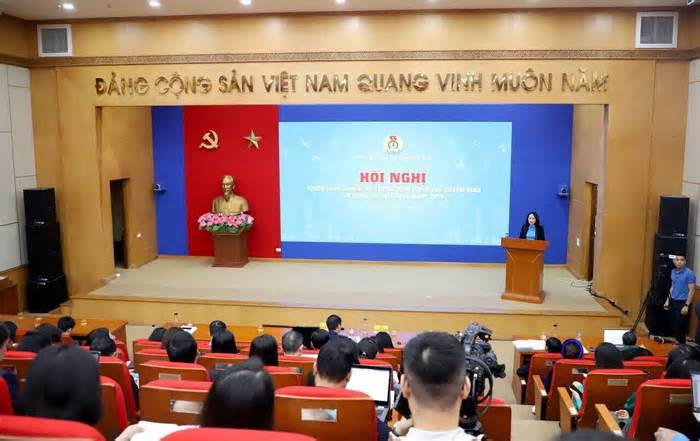 Tổng LĐLĐ Việt Nam hướng dẫn tuyên truyền kỷ niệm các ngày lễ lớn