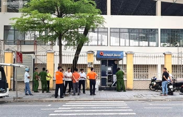 Truy tìm kẻ đập phá cây ATM giữa trung tâm Đà Nẵng để trộm tiền