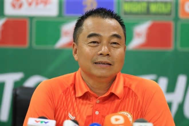 Huấn luyện viên Trần Tiến Đại dẫn dắt câu lạc bộ Công an Hà Nội