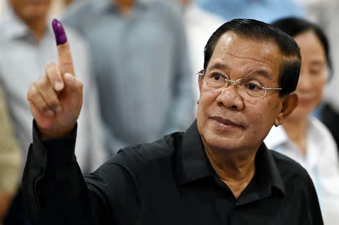 Ông Hun Sen quay trở lại chính trường