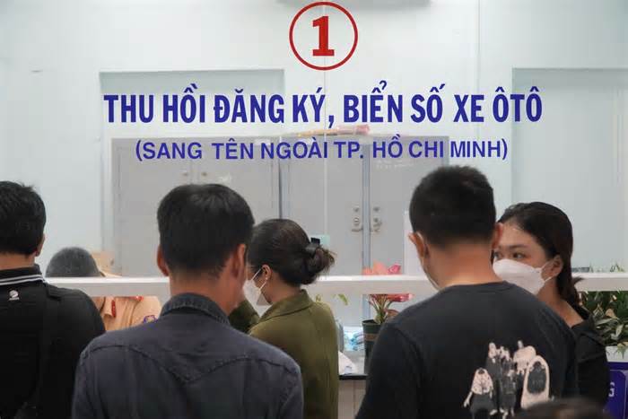 Nhiều trường hợp phải thu hồi giấy chứng nhận đăng ký xe, biển số xe