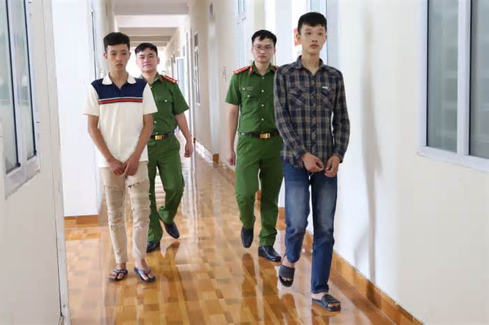 2 thiếu niên che biển số xe máy rồi từ Nghệ An sang Hà Tĩnh cướp giật