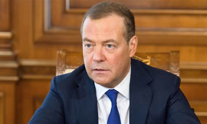 Ông Medvedev: Tổng thống Zelensky là mục tiêu quân sự hợp pháp