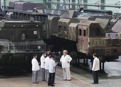 Chủ tịch Triều Tiên thị sát các nhà máy sản xuất vũ khí