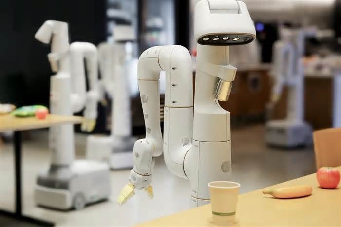 Google tìm cách ngăn robot hạ gục con người