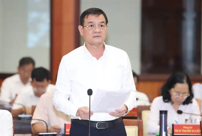 Trung tướng Lê Hồng Nam: Công an TPHCM ký lệnh trục xuất nhiều người nước ngoài