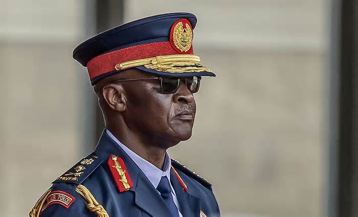 Kenya bắn 19 phát đại bác tưởng nhớ tư lệnh tử nạn trong vụ rơi trực thăng