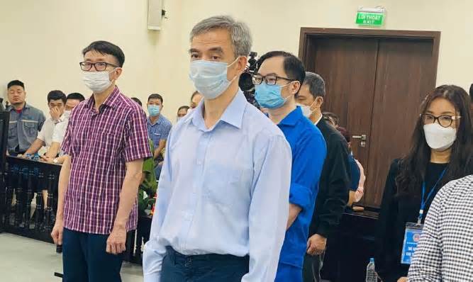 Cựu GĐ Bệnh viện Tim Hà Nội bị đề nghị án 4-5 năm tù
