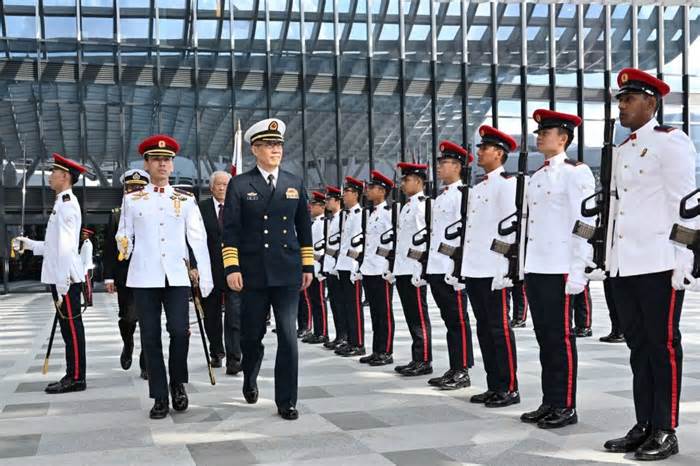 Quan hệ quốc phòng Trung Quốc-Singapore ‘nồng ấm và thân thiện’
