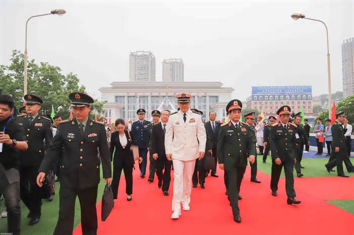 Bộ trưởng Quốc phòng Việt Nam và Trung Quốc gặp nhau ở biên giới hai nước