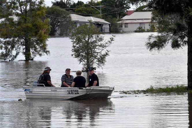 Australia triển khai quân đội giúp sơ tán dân ở các vùng lũ lụt
