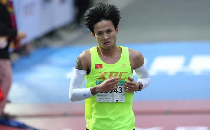 Bị chó đuổi, VĐV tuyển điền kinh Việt Nam về nhất giải chạy việt dã