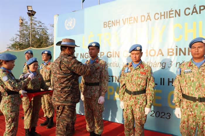 Bệnh viện dã chiến Việt Nam nhận huy chương Gìn giữ hòa bình Liên Hiệp Quốc