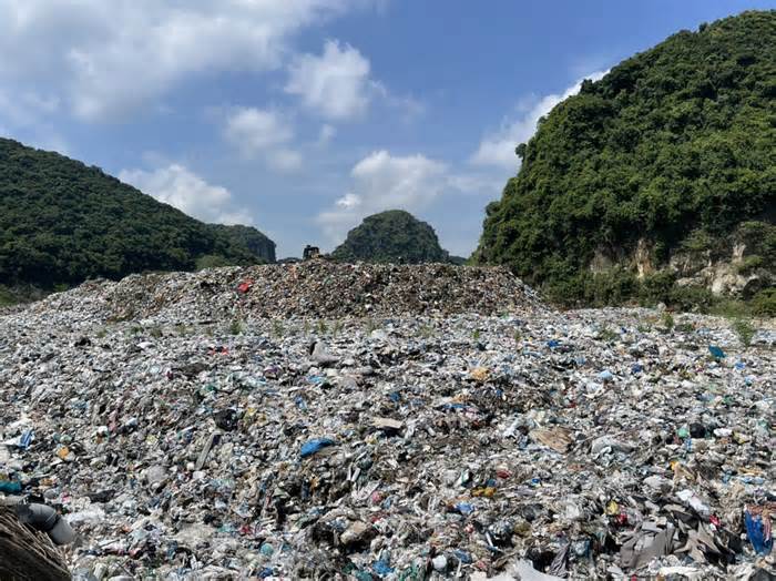 Bãi rác lớn nhất tỉnh Ninh Bình quá tải, không đảm bảo khả năng xử lý rác