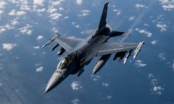 Nga sẽ coi tiêm kích F-16 Ukraine là mối đe dọa hạt nhân