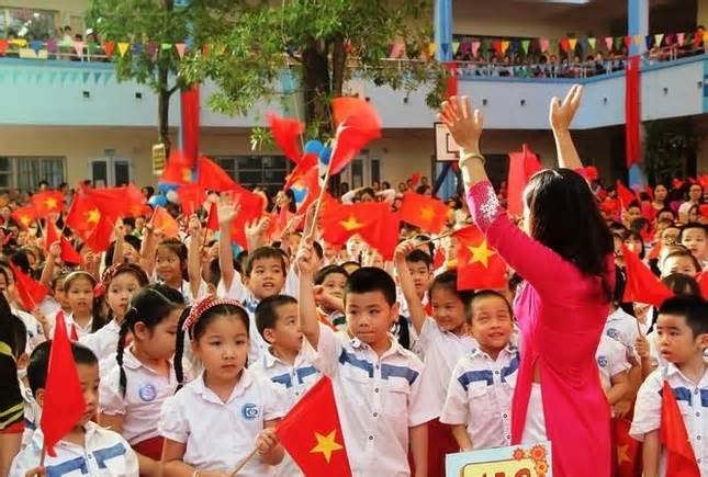 Hà Nội miễn 50% học phí năm học 2023-2024 cho một số nhóm đối tượng