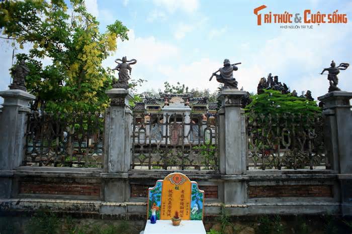 Kinh ngạc điều bất ngờ dưới lòng mộ cổ độc đáo nhất Nam Bộ