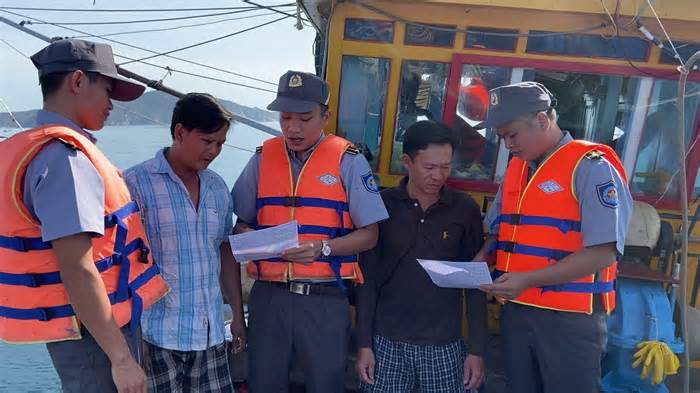 Khánh Hòa mạnh tay xử phạt tàu đánh cá tắt giám sát hành trình trên biển