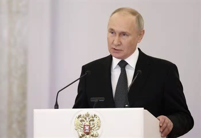 Ảnh ấn tượng (4-10/12): Tổng thống Nga Putin nói ‘không còn cách nào’ ngoài tranh cử, Mỹ kêu gọi viện trợ Ukraine, Israel tập trận ở Cao nguyên Golan