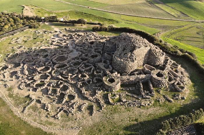 Tận mục những cấu trúc 3.500 tuổi cực kỳ bí ẩn ở Italia