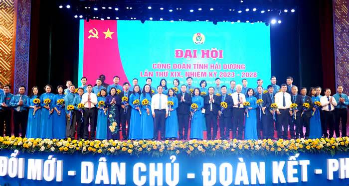 Bầu 35 đại biểu vào Ban Chấp hành Liên đoàn Lao động tỉnh Hải Dương khoá XIX