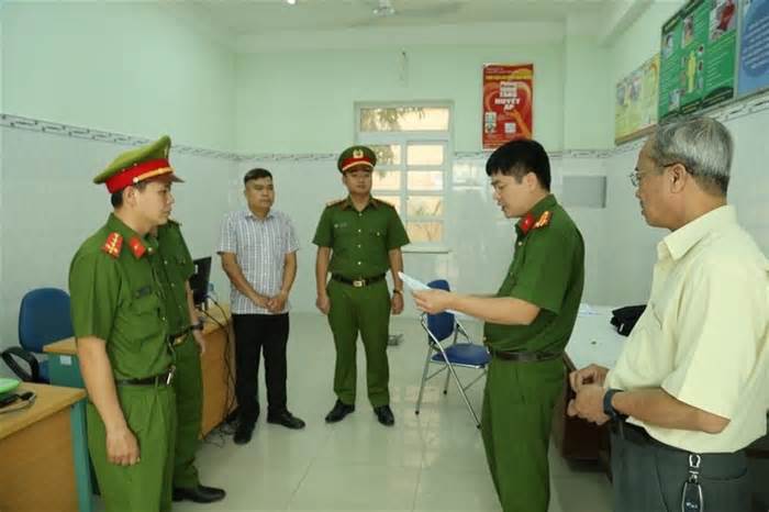 Hai cán bộ CDC Ninh Thuận bị bắt liên quan Việt Á