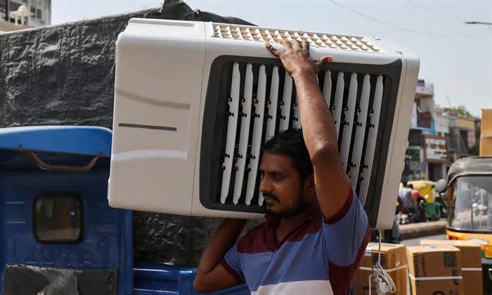 Ít nhất 56 người chết vì nắng nóng Ấn Độ